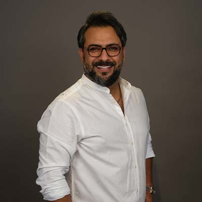 امین مومنی پور